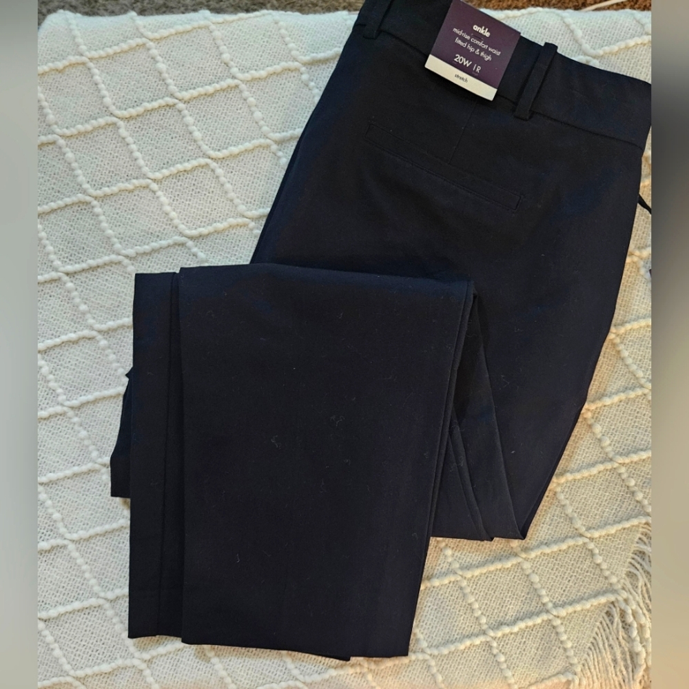 Ankle Mid-rise Comfort Waist Fitted Hip & Thigh Stretch Black Pants